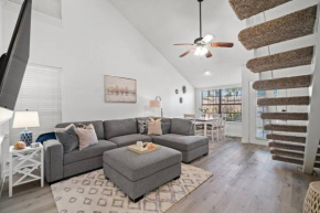 Renovated Townhome 5 mins walk to Beach